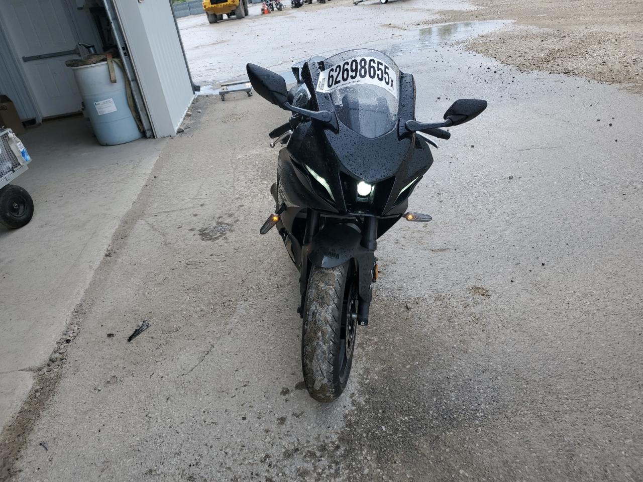 YAMAHA YZFR7 2024 VIN JYARM38E1RA014201 zdjęcie 2