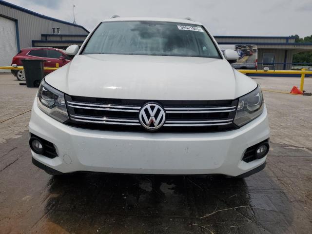  VOLKSWAGEN TIGUAN 2016 Белы
