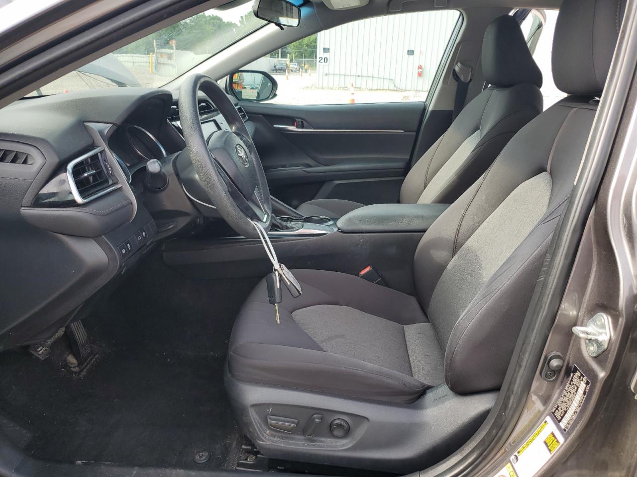 2018 Toyota Camry L VIN: 4T1B11HK3JU648570 Lot: 62211615
