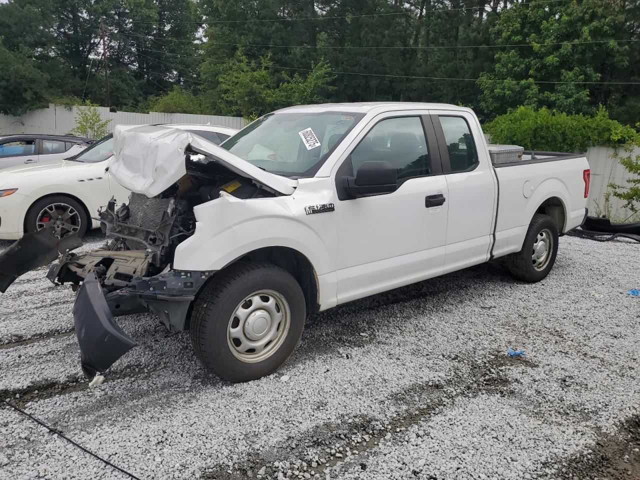 2016 Ford F150 Super Cab for Sale in Fairburn, GA - Front End
