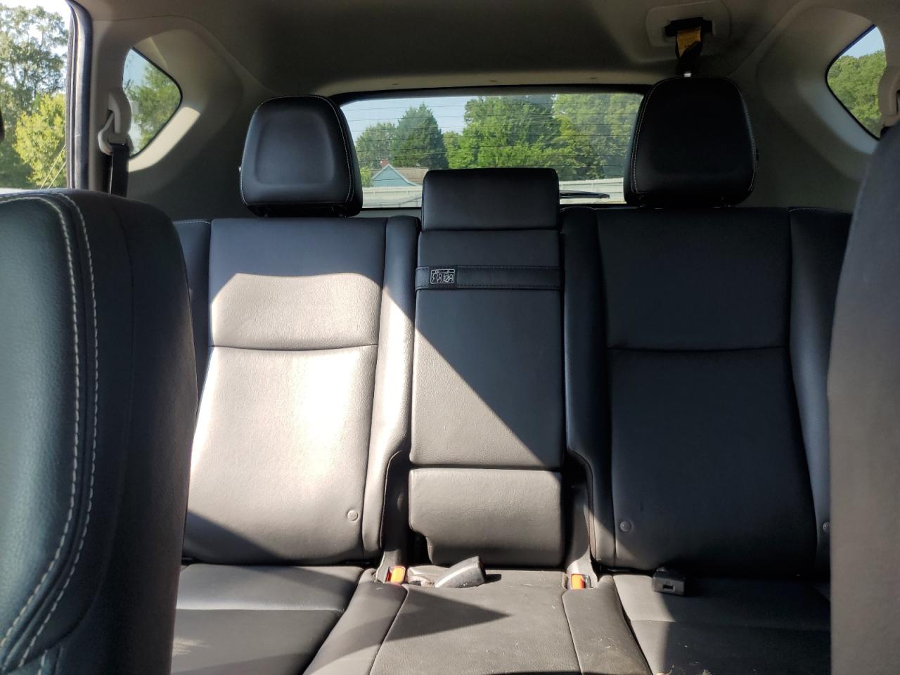 2017 Toyota Rav4 Hv Limited VIN: JTMDJREV2HD118725 Lot: 62640595