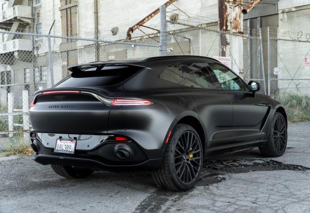  ASTON MARTIN DBX 2022 Черный