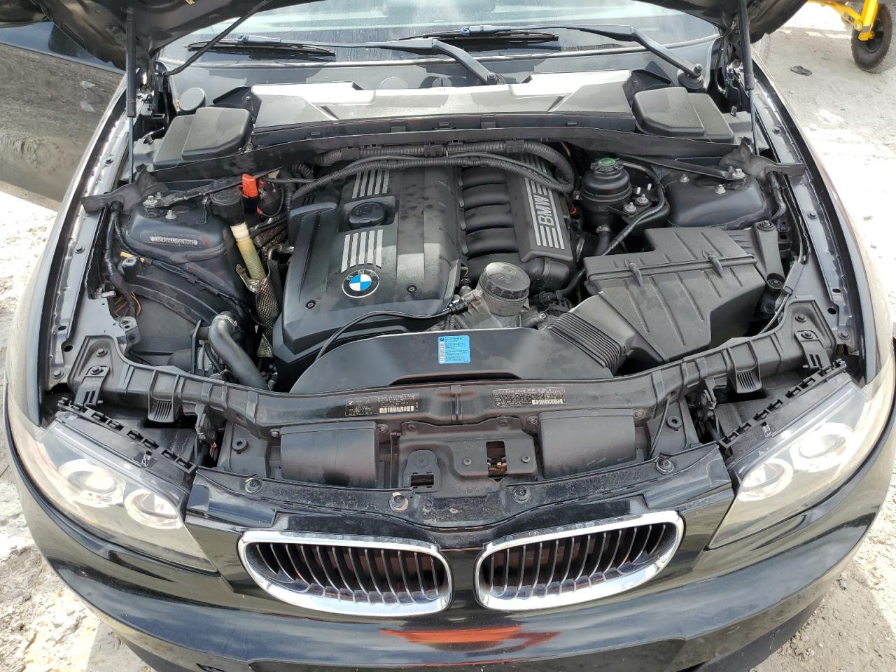 2011 BMW 128 I VIN: WBAUN1C55BVH83063 Lot: 62858125