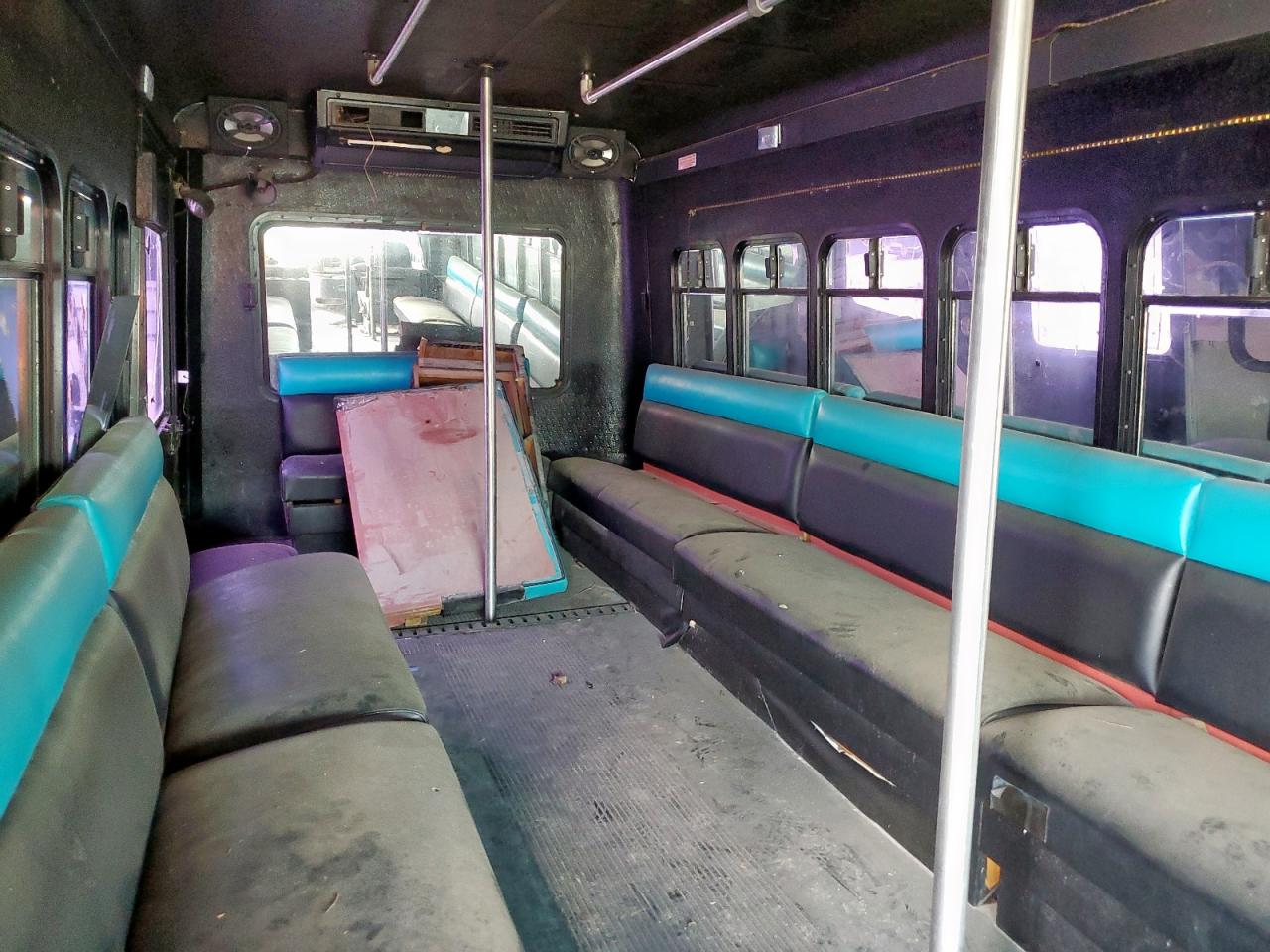 1997 Ford Econoline E450 Super Duty Cutaway Van Rv VIN: 1FDLE40F5VHA17486 Lot: 62170585