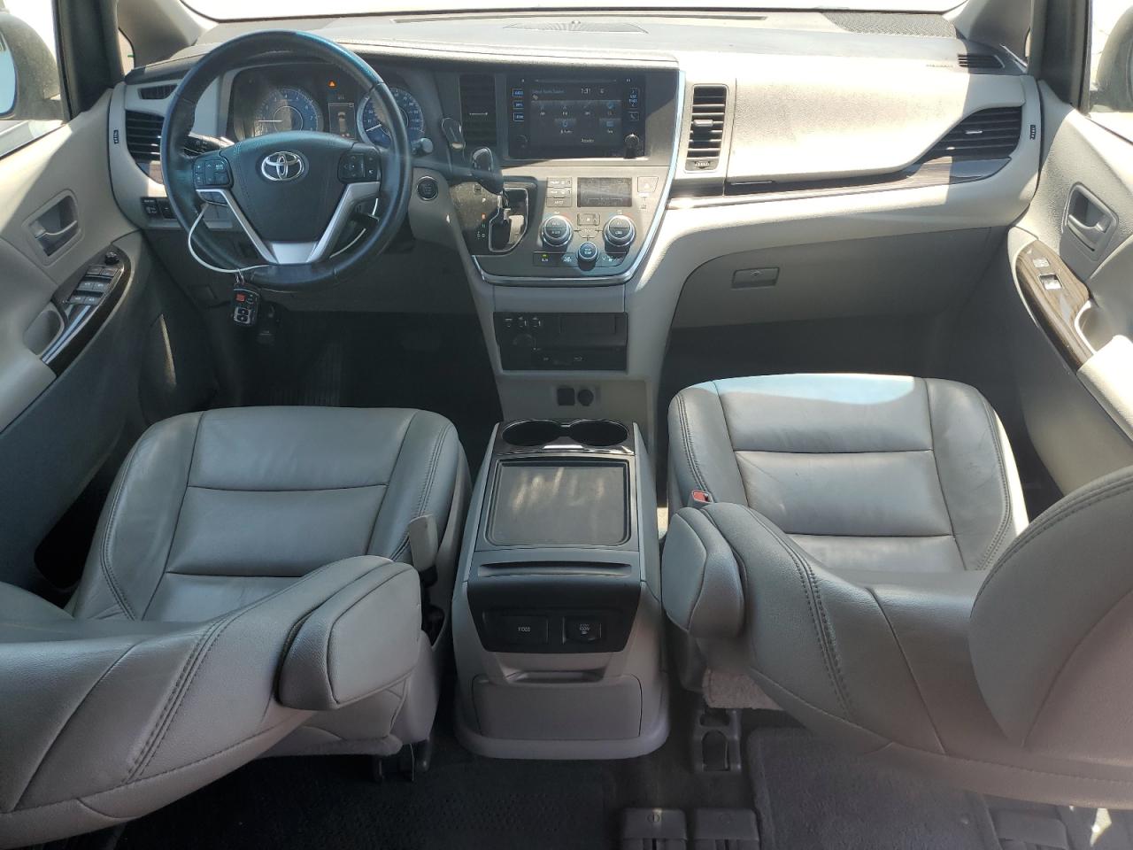 2017 Toyota Sienna Xle VIN: 5TDYZ3DC7HS851736 Lot: 62350585