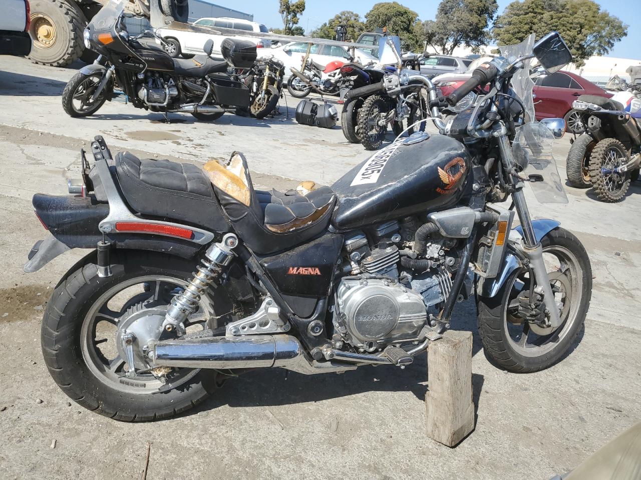 1985 Honda Vf700 C for Sale in Hayward, CA - Minor Dent/Scratches
