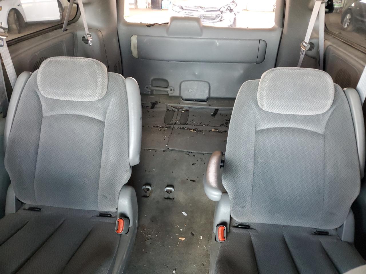 2005 Chrysler Town & Country Lx VIN: 2C4GP44R95R566682 Lot: 58984305