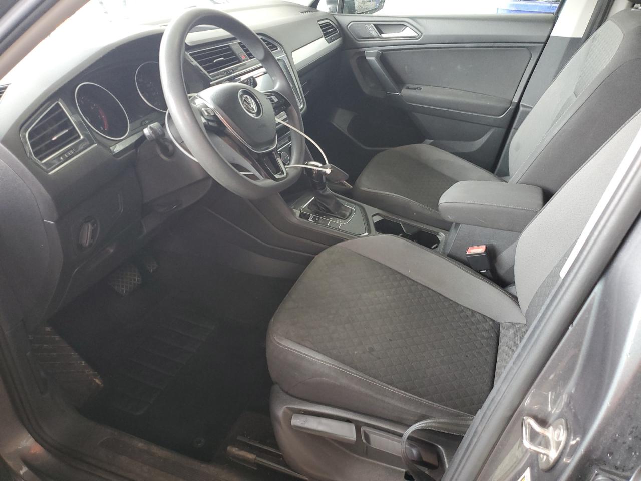 Фото: 3VV1B7AX7LM044583 - 7