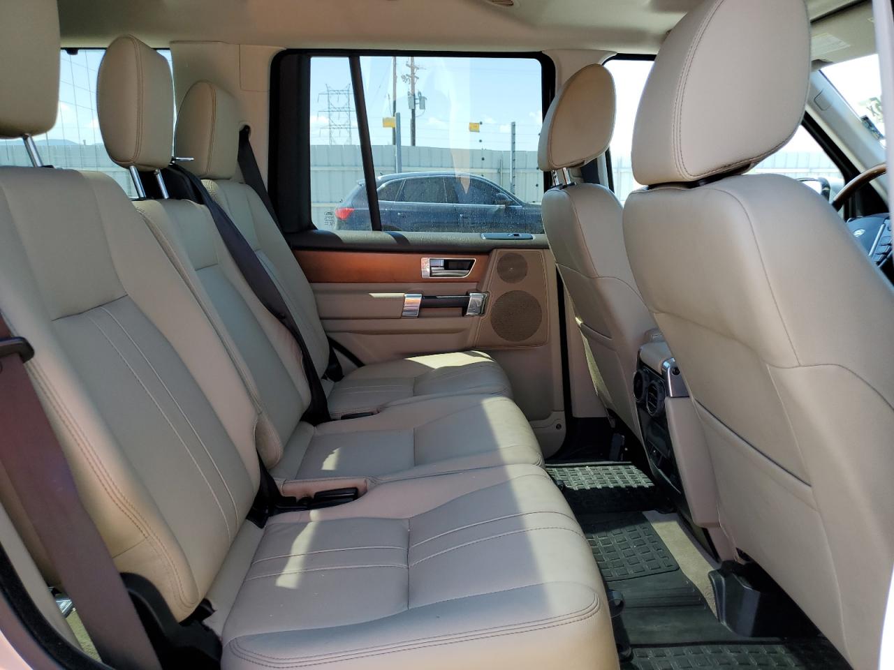 2015 Land Rover Lr4 Hse VIN: SALAG2V6XFA744841 Lot: 61639505