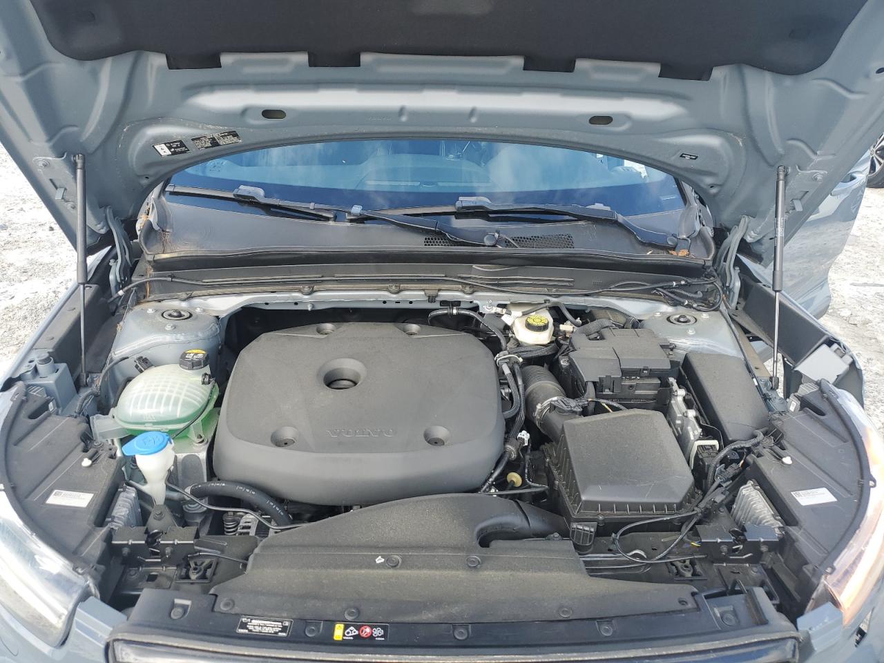2020 Volvo Xc40 T5 R-Design VIN: YV4162UM8L2313007 Lot: 61200165