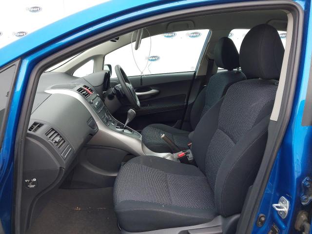 2011 TOYOTA AURIS TR V