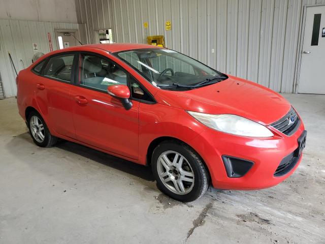 Sedans FORD FIESTA 2013 Red