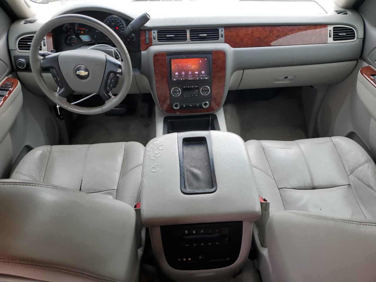 2010 Chevrolet Suburban K1500 Lt VIN: 1GNUKJE39AR137057 Lot: 62516505