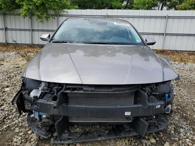  HYUNDAI ELANTRA 2024 Серебристый