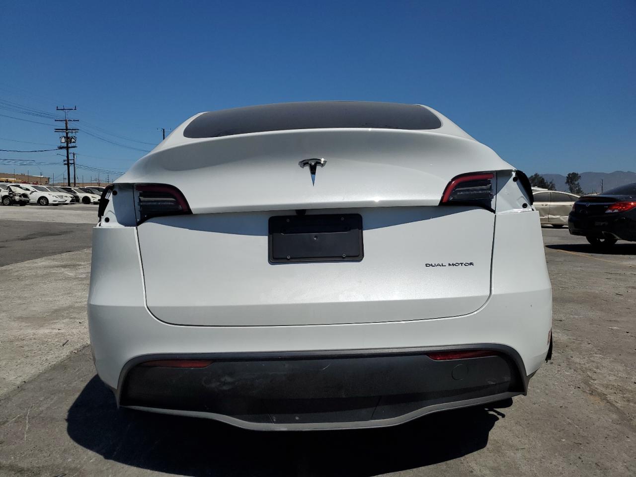 2024 Tesla Model Y VIN: 7SAYGAEE7RF101627 Lot: 62929215