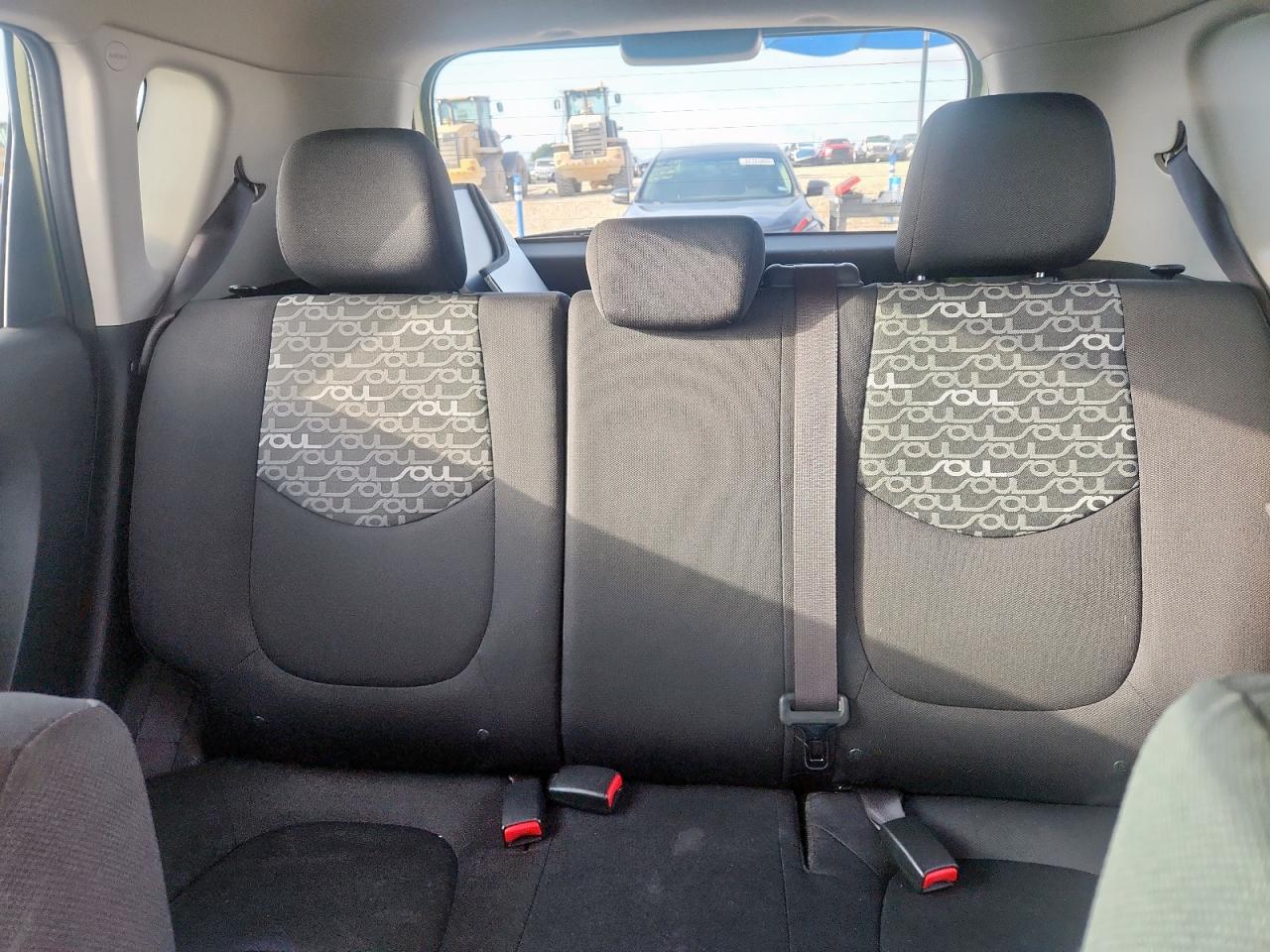 2011 Kia Soul + VIN: KNDJT2A20B7212317 Lot: 62645555
