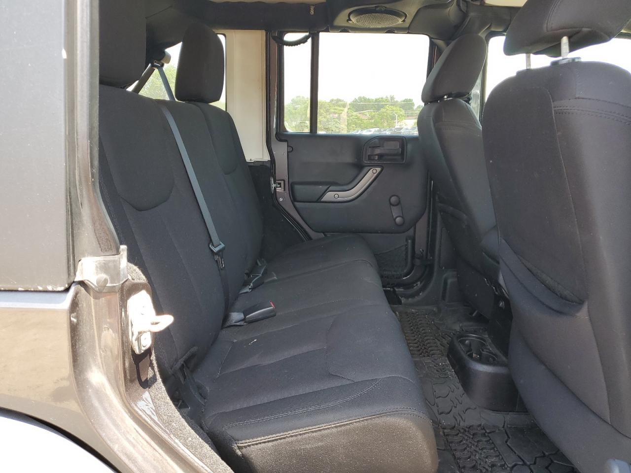 2014 Jeep Wrangler Unlimited Sport VIN: 1C4BJWDG1EL298161 Lot: 61996735