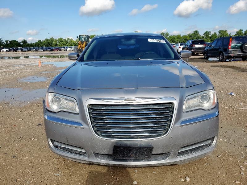 Sedans CHRYSLER 300 2014 Srebrny