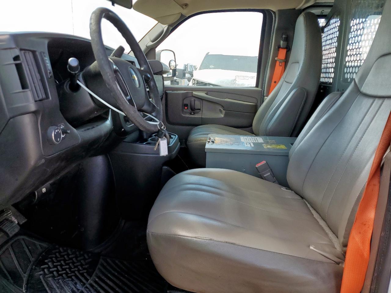 CHEVROLET EXPRESS 2015 VIN 1GCWGFCFXF1210973 фото 7