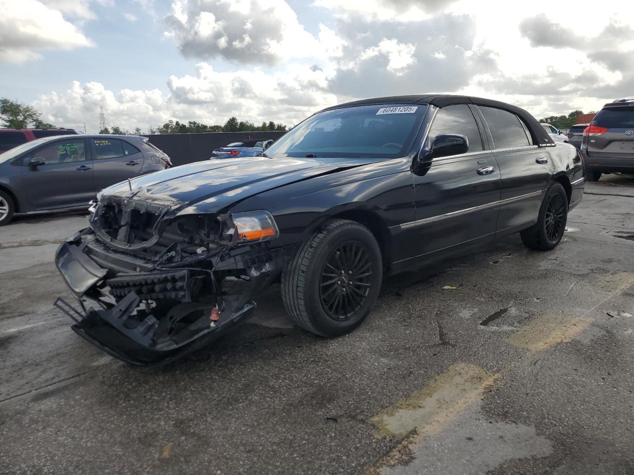2010 Lincoln Town Car Signature Limited na sprzedaż w Orlando, FL - Front End