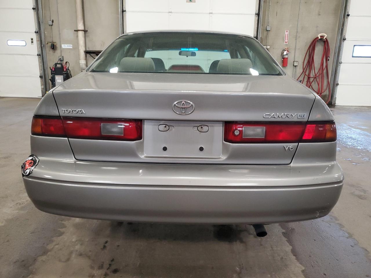 1999 Toyota Camry Le VIN: 4T1BF28KXXU080740 Lot: 60873645