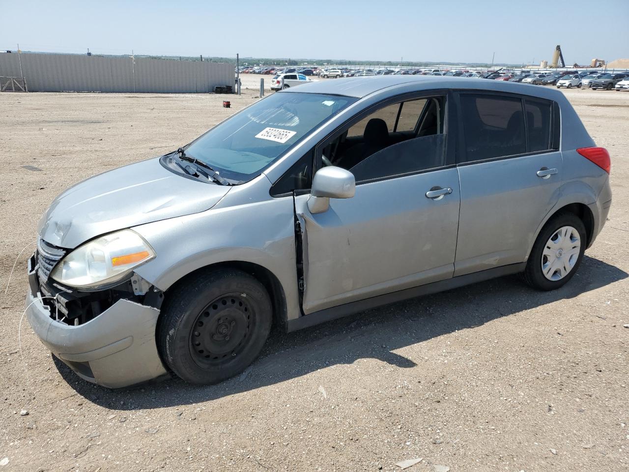 2011 Nissan Versa S na sprzedaż w Greenwood, NE - Front End