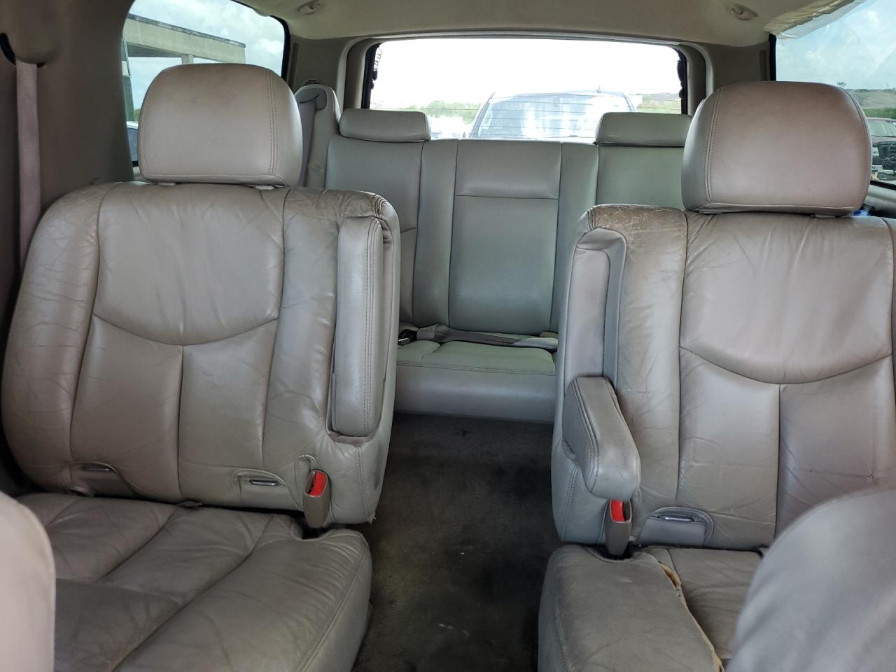 2003 Chevrolet Suburban C1500 VIN: 1GNEC16Z93J261285 Lot: 61180305