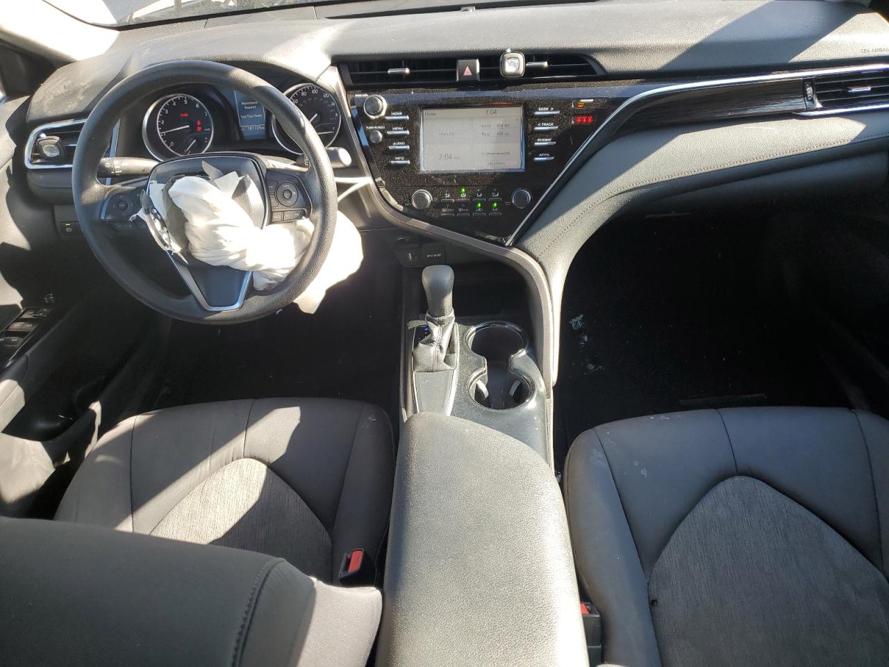 2018 Toyota Camry L VIN: 4T1B11HK8JU515321 Lot: 62285545