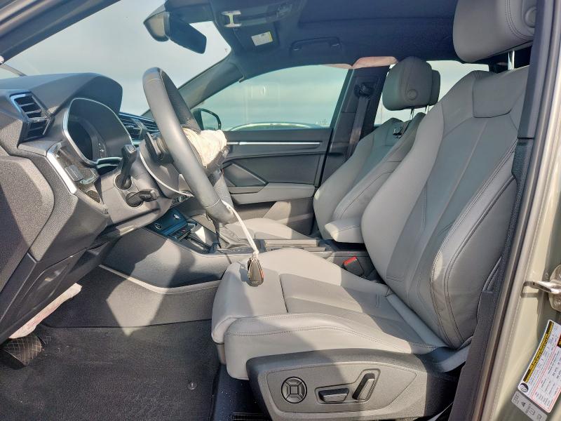  AUDI Q3 2024 Szary