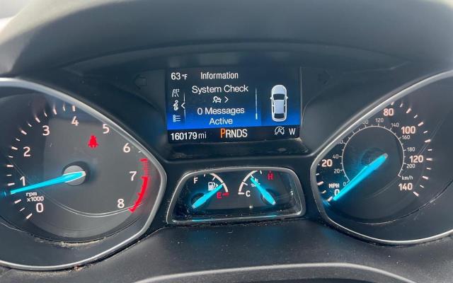  FORD ESCAPE 2018 Srebrny