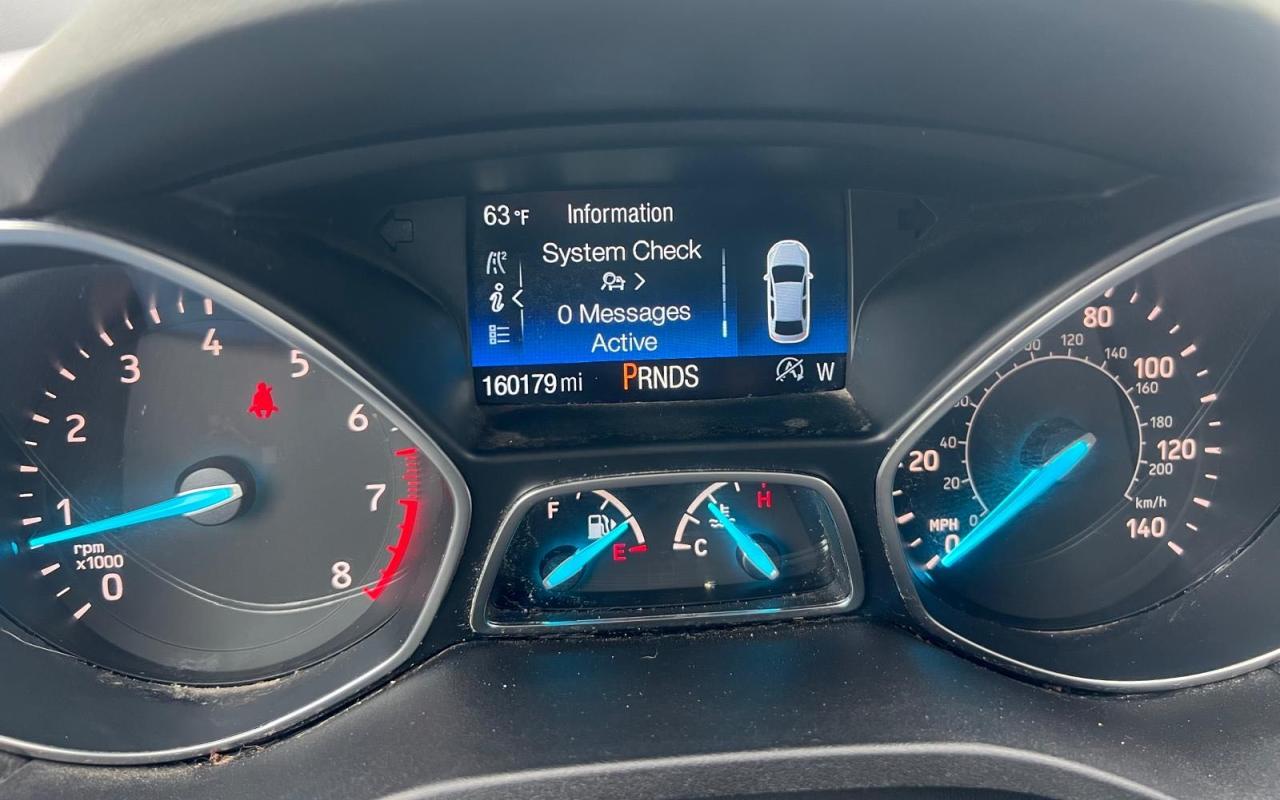 VIN: 1FMCU9GD4JUB01319 2018 FORD ESCAPE