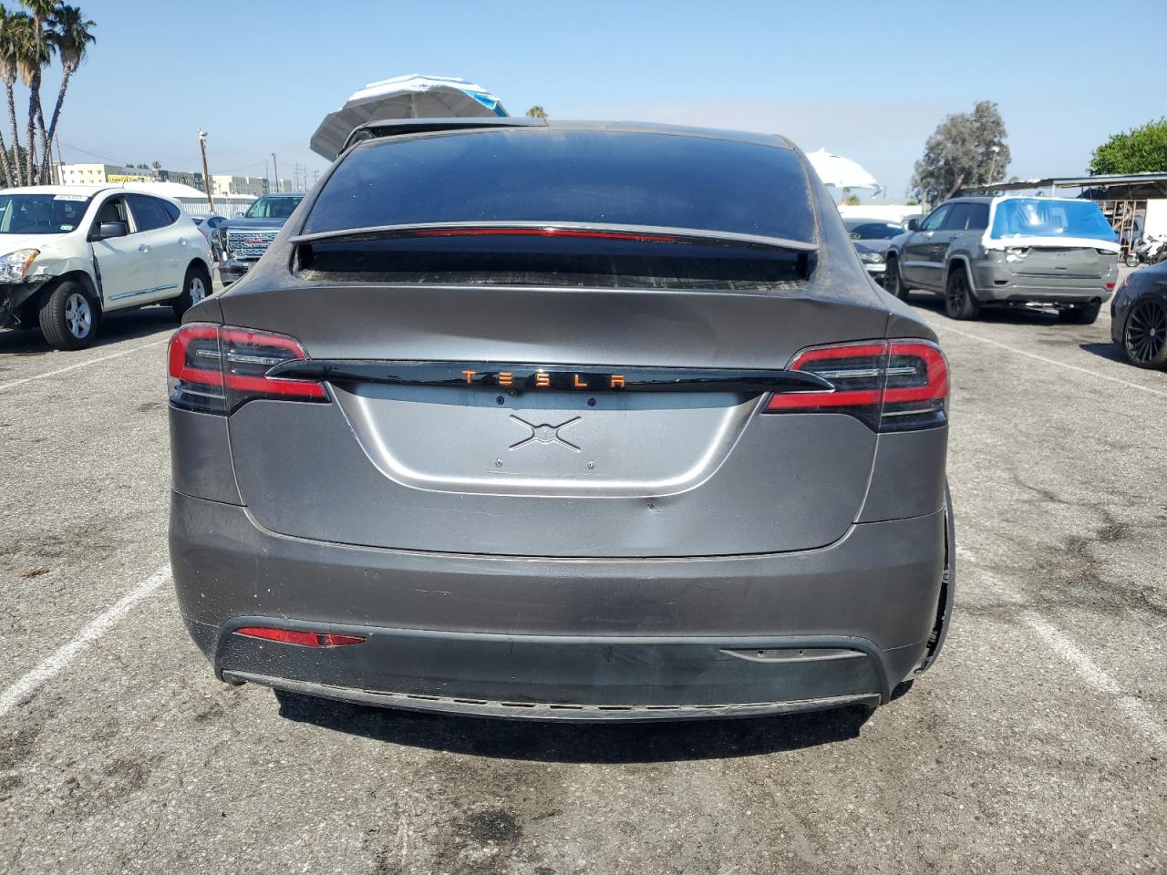 2016 Tesla Model X VIN: 5YJXCAE48GF018782 Lot: 60202465