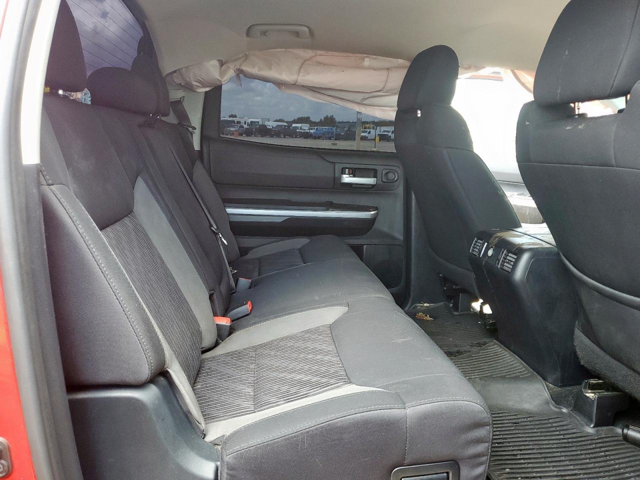 TOYOTA TUNDRA 2017 VIN 5TFDW5F19HX634083 photo 10