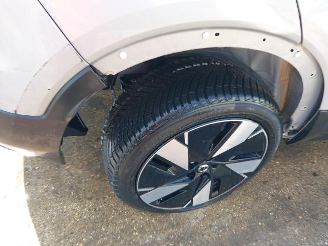 2023 VOLVO XC40 CORE