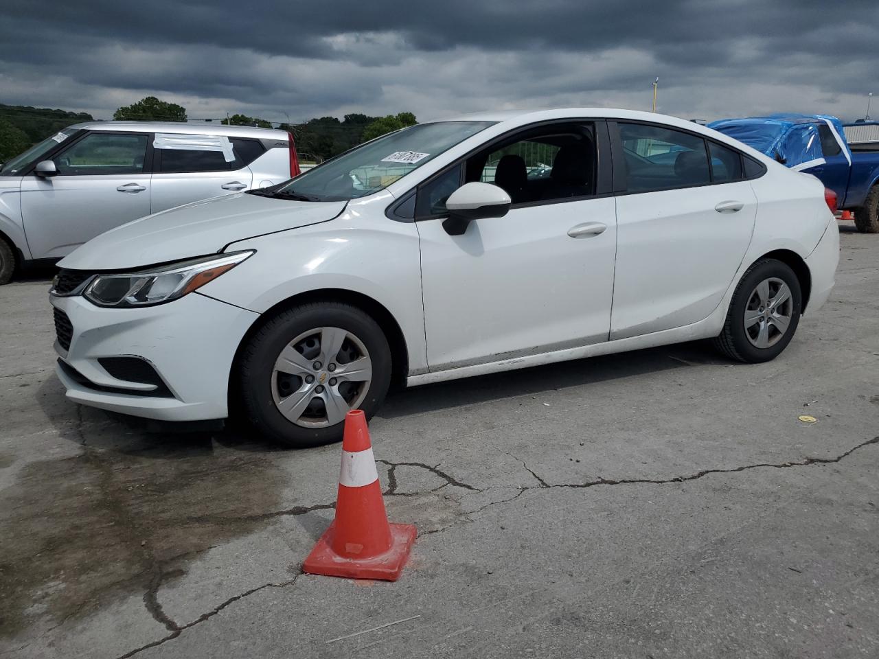 2017 Chevrolet Cruze Ls na sprzedaż w Lebanon, TN - Minor Dent/Scratches