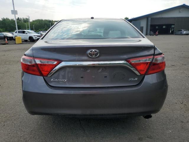 Sedans TOYOTA CAMRY 2015 Szary