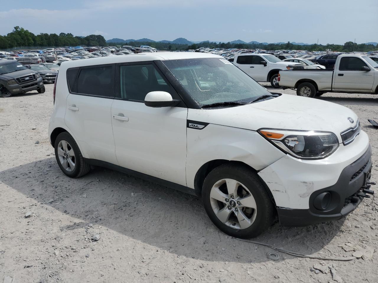 KIA SOUL 2018 VIN KNDJN2A27J7553898 photo 4