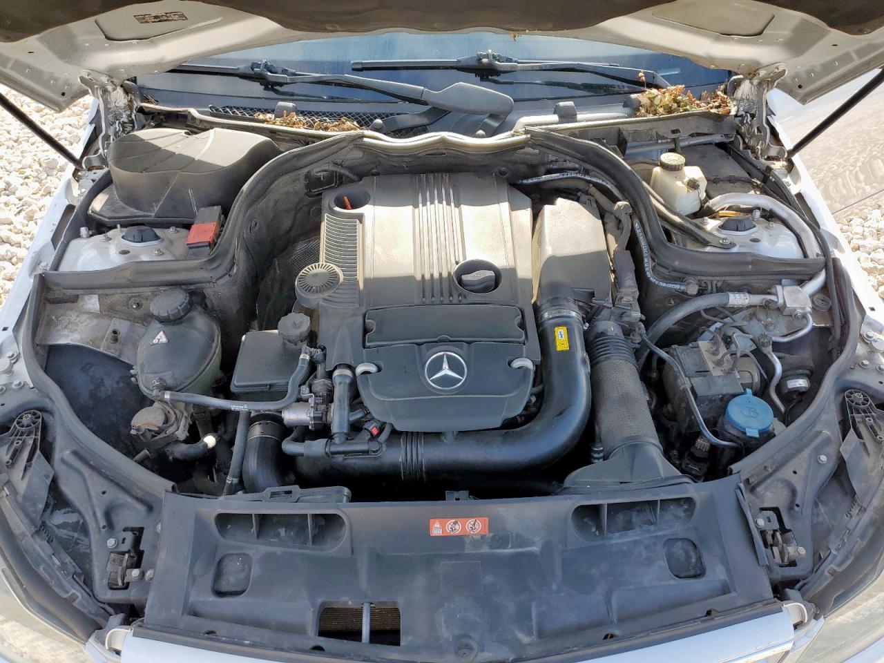 MERCEDES-BENZ C-CLASS 2012 VIN WDDGF4HB5CR235008 фото 11
