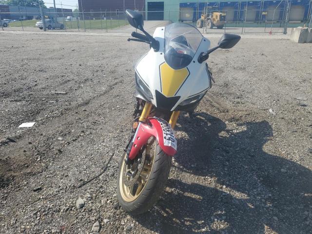 2022 YAMAHA YZFR3 A  