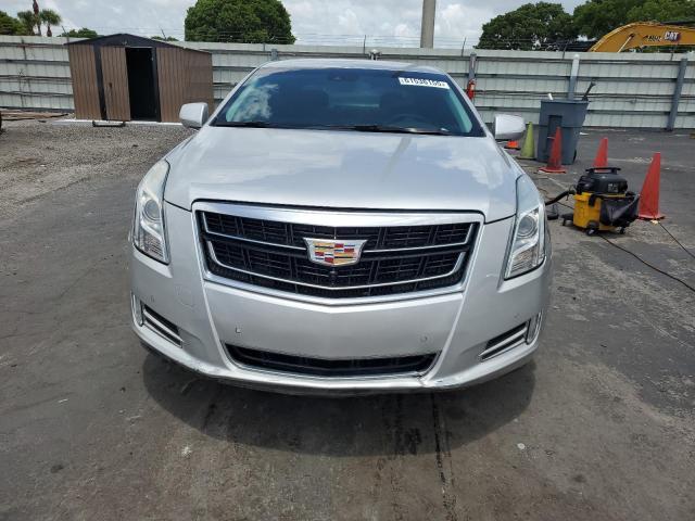 Sedans CADILLAC XTS 2017 Srebrny