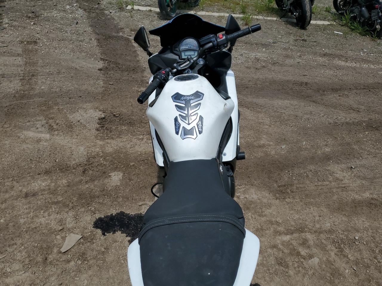 jkaexee12fda18269 JKAEXEE12FDA18269 2015 Kawasaki Ex650 E