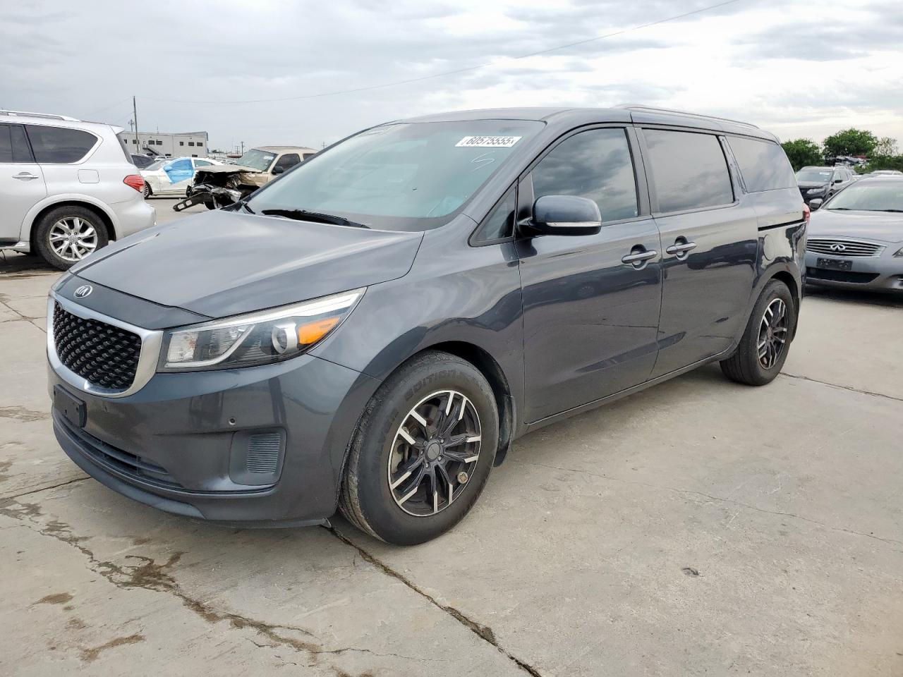 2016 Kia Sedona Lx for Sale in Grand Prairie, TX - Minor Dent/Scratches