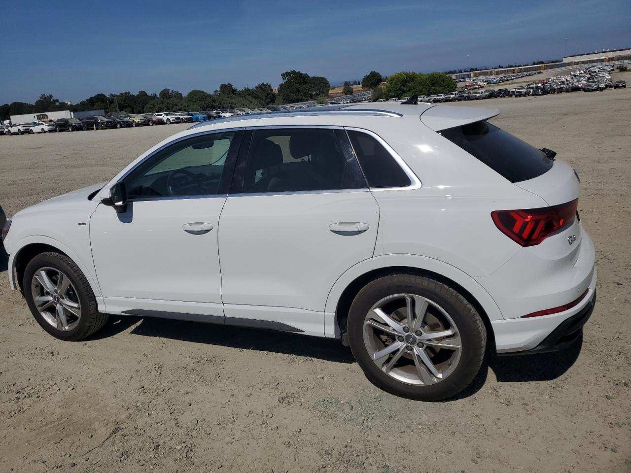 AUDI Q3 2020 VIN WA1EECF3XL1021750 фото 2