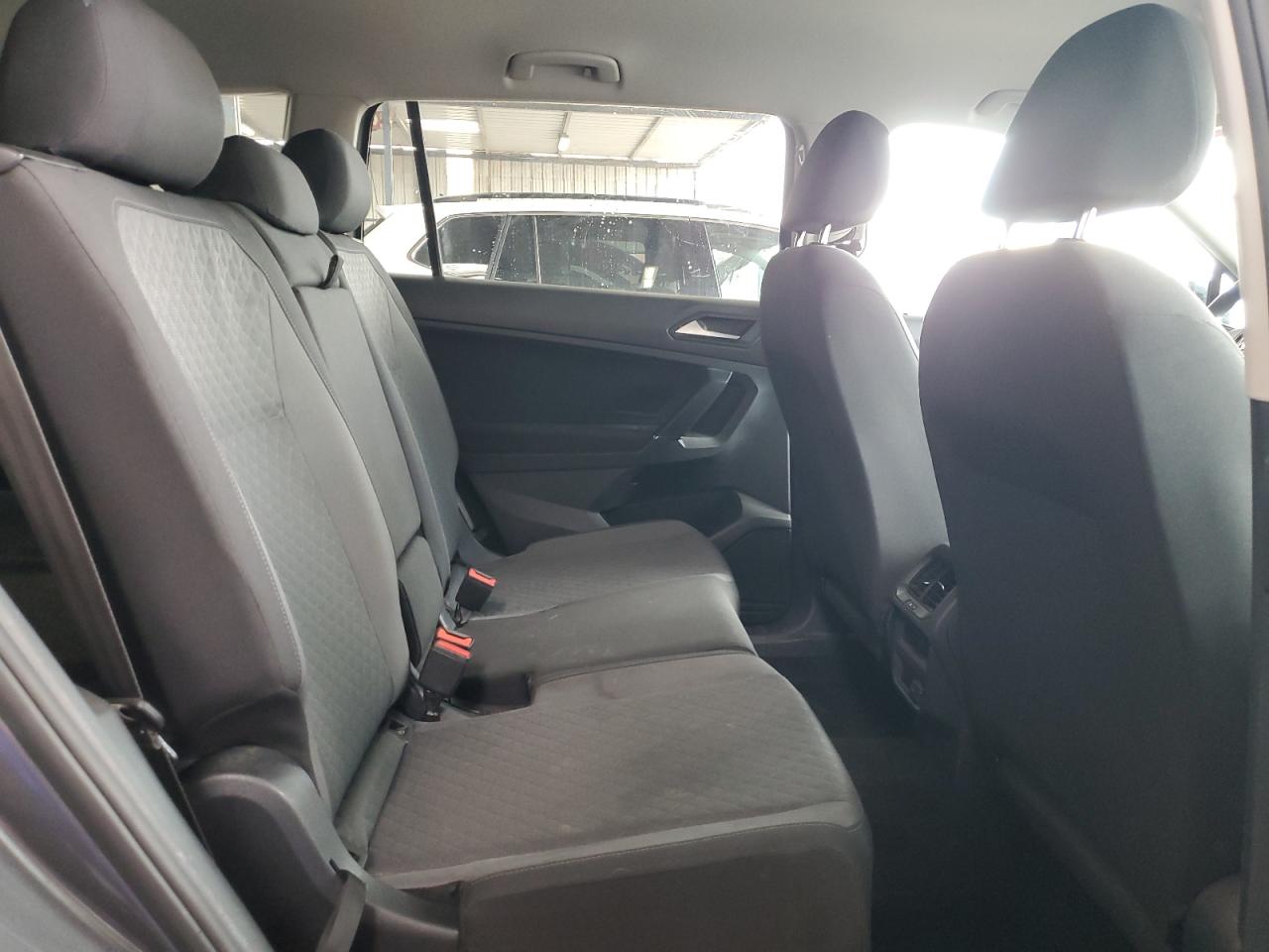 Фото: 3VV1B7AX7LM044583 - 11