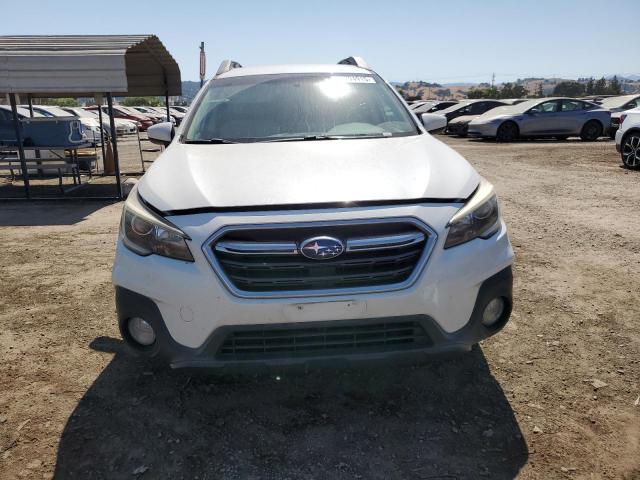  SUBARU OUTBACK 2018 White