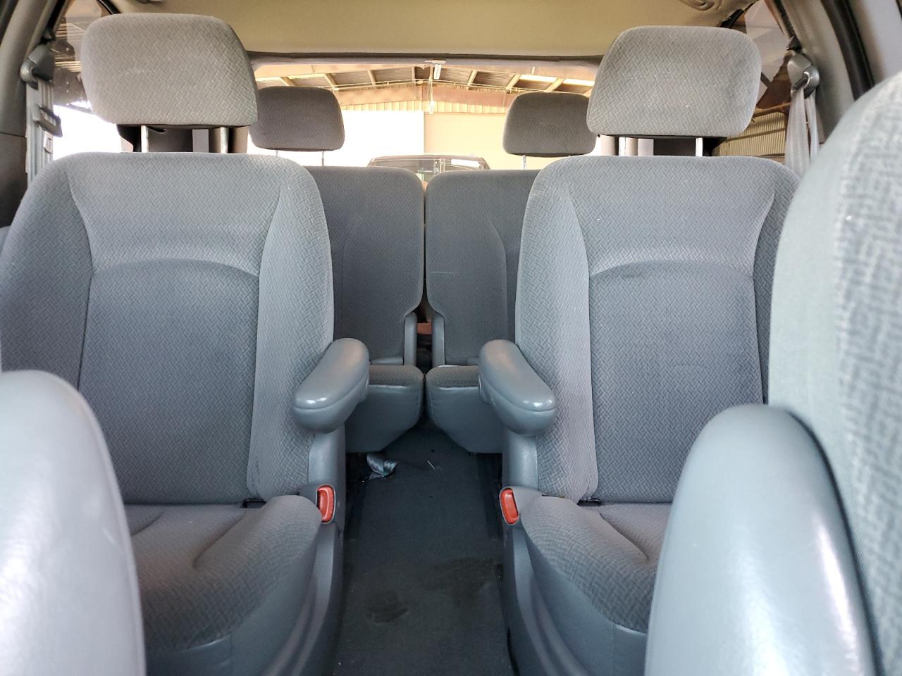 2005 Dodge Caravan Sxt VIN: 1D4GP45R15B181360 Lot: 61221005
