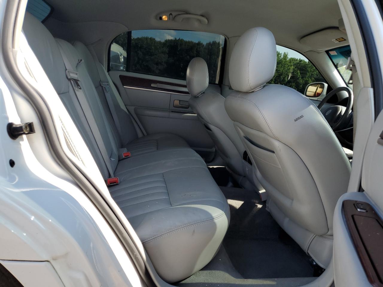 2004 Lincoln Town Car Executive VIN: 1LNHM81W24Y682634 Lot: 59976245