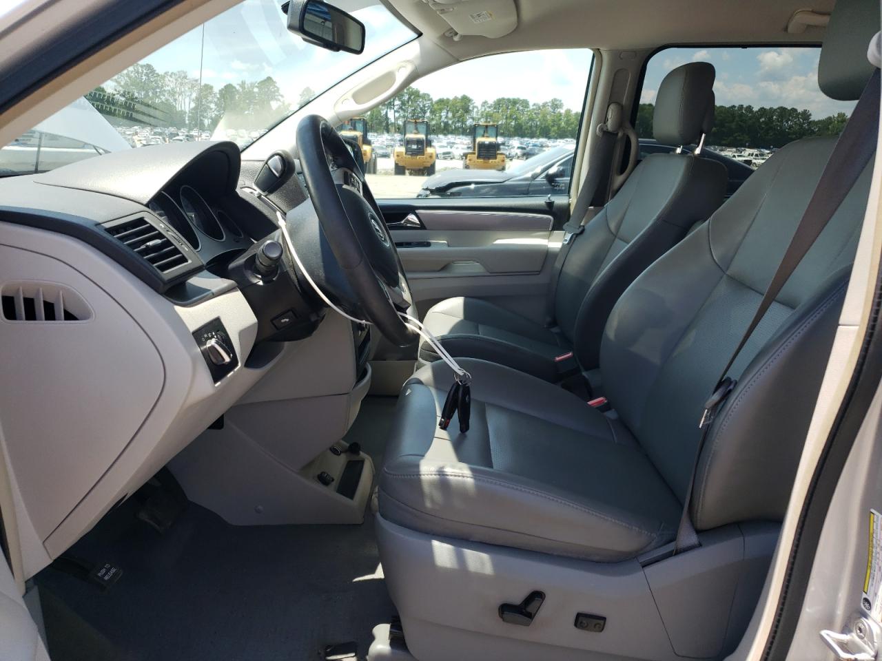 2011 Volkswagen Routan Se VIN: 2V4RW3DG2BR766535 Lot: 62953345