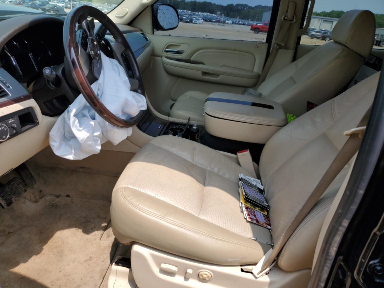 2008 Cadillac Escalade Luxury VIN: 1GYFK63878R245792 Lot: 59189495