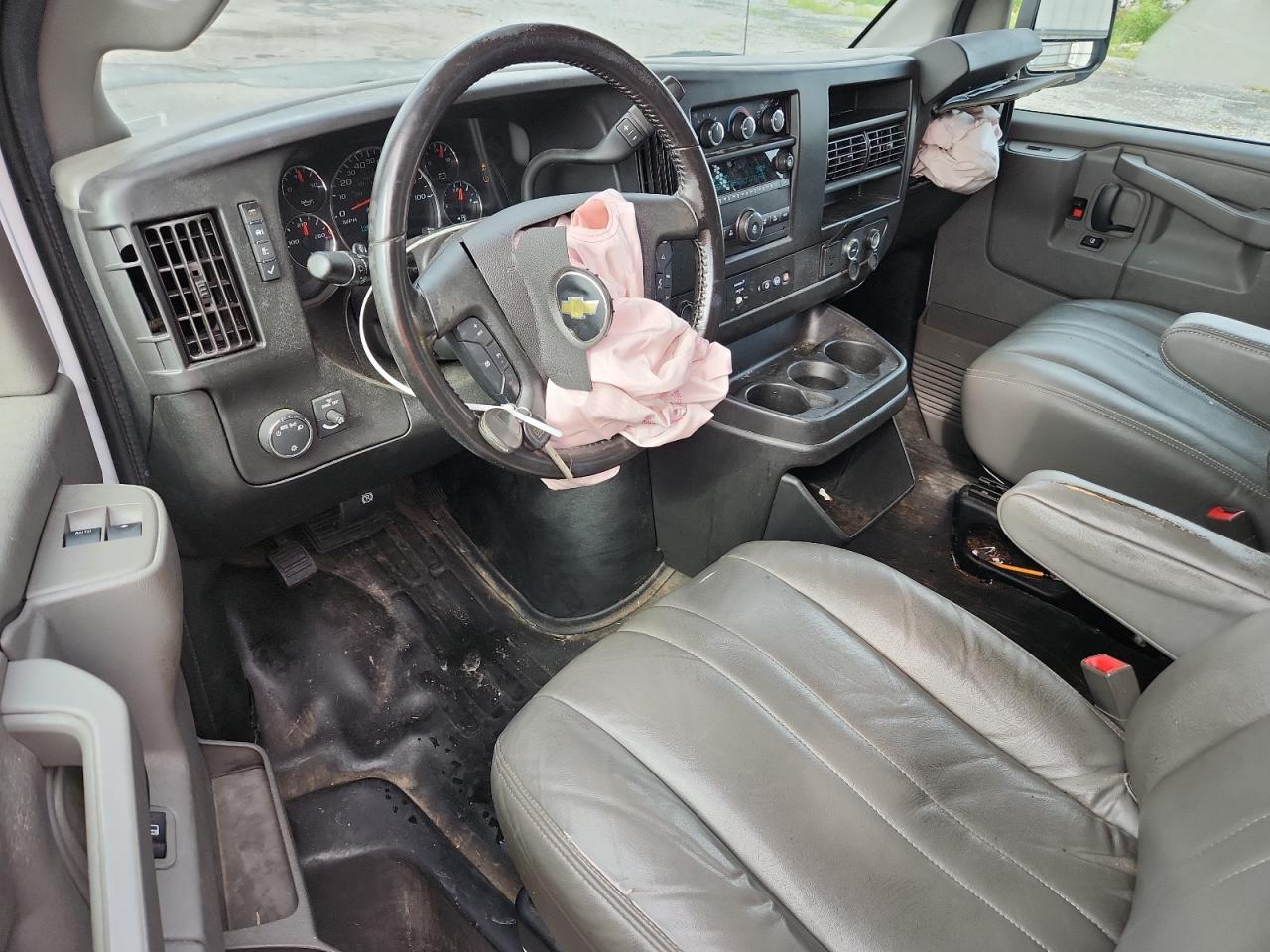 2020 Chevrolet Express G2500 VIN: 1GCWGAFP7L1273130 Lot: 60809335